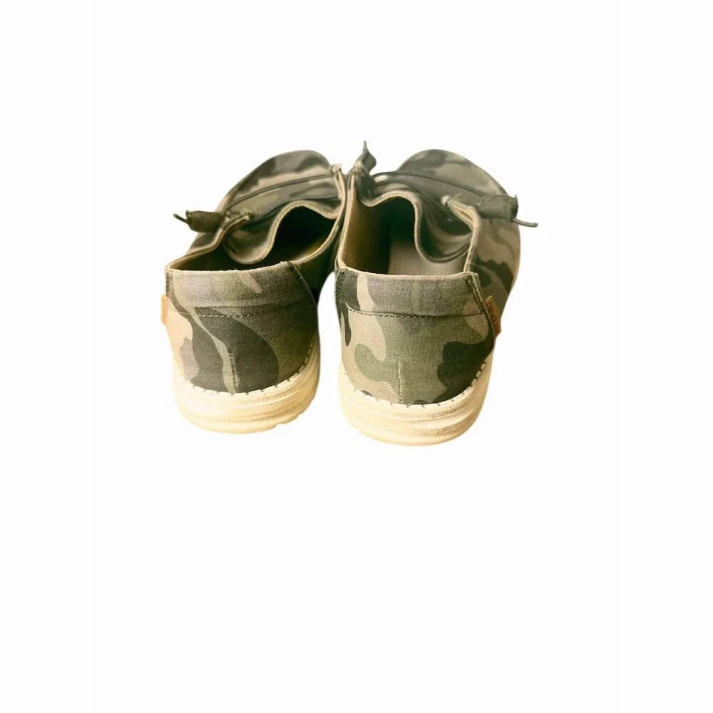 HEYDUDE Wendy Camo Slip On Shoes Women's Size 8 Green Camouflage Loafers